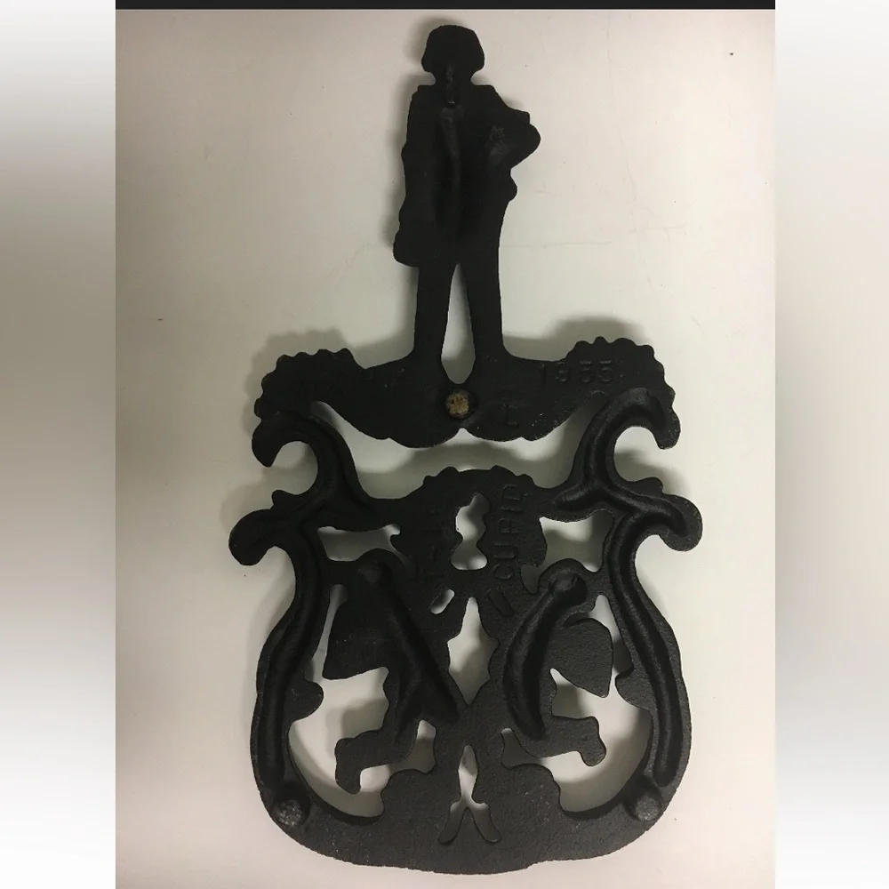 Wilton Cast Iron T-11 Cupid and Eagle & Laurel Wreath Design Trivets Set of Two